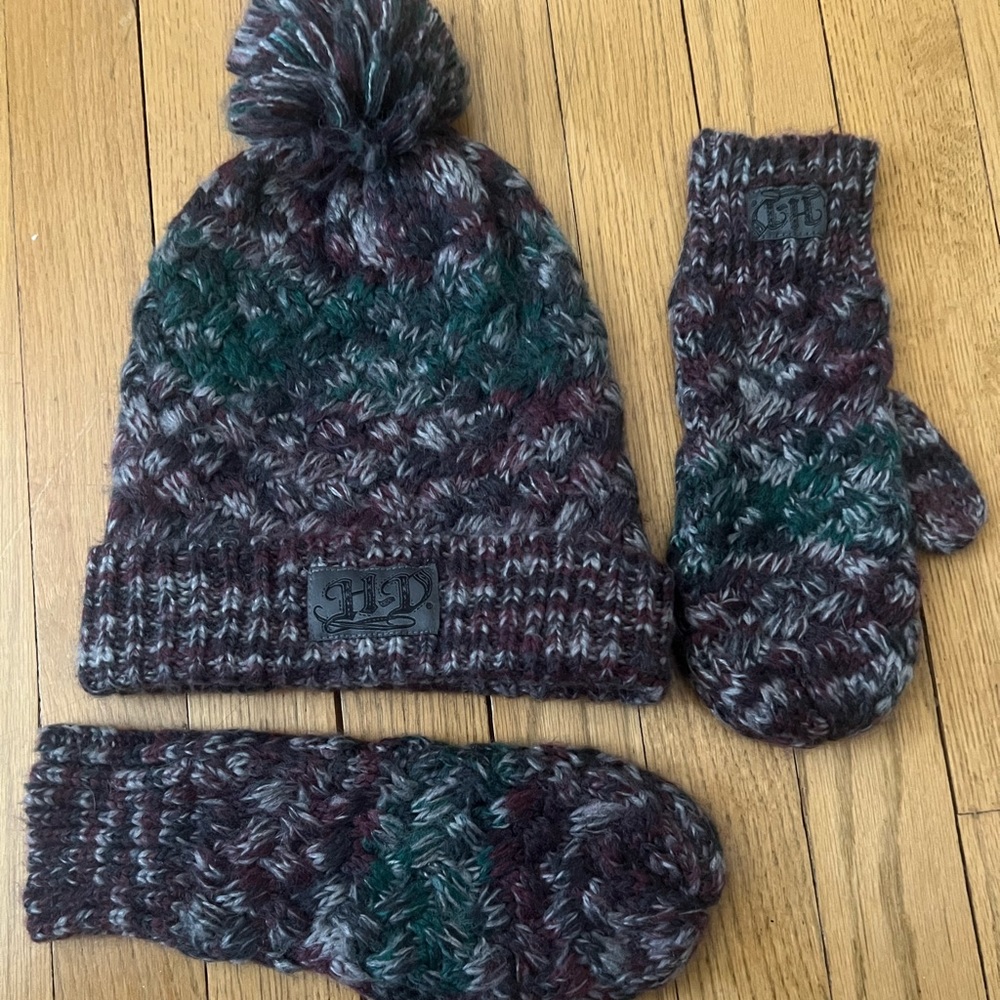 Harley-Davidson Women’s Hat & Mitten Set